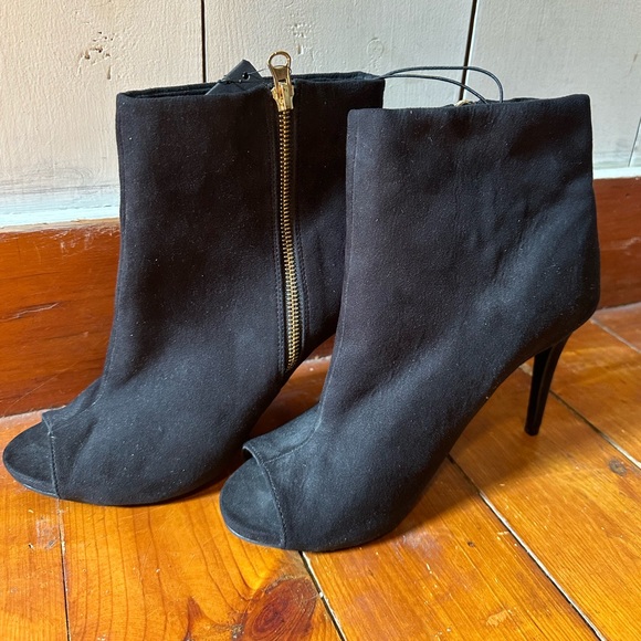 Price Drop!! NWT Express Runway Collection Peep Toe Ankle Boots, Size 10 - Picture 1 of 5